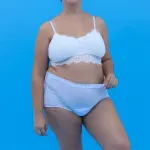 pants-noturna-mulher-fazendo-pose