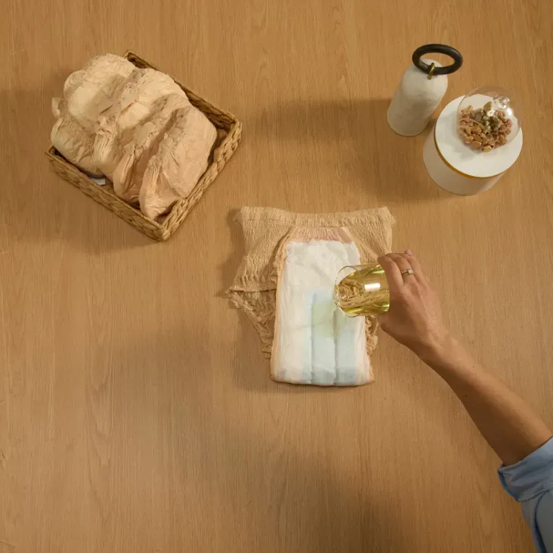 Calcinha-descartavel---Roupa-intima-TENA-PANTS-Mulher6